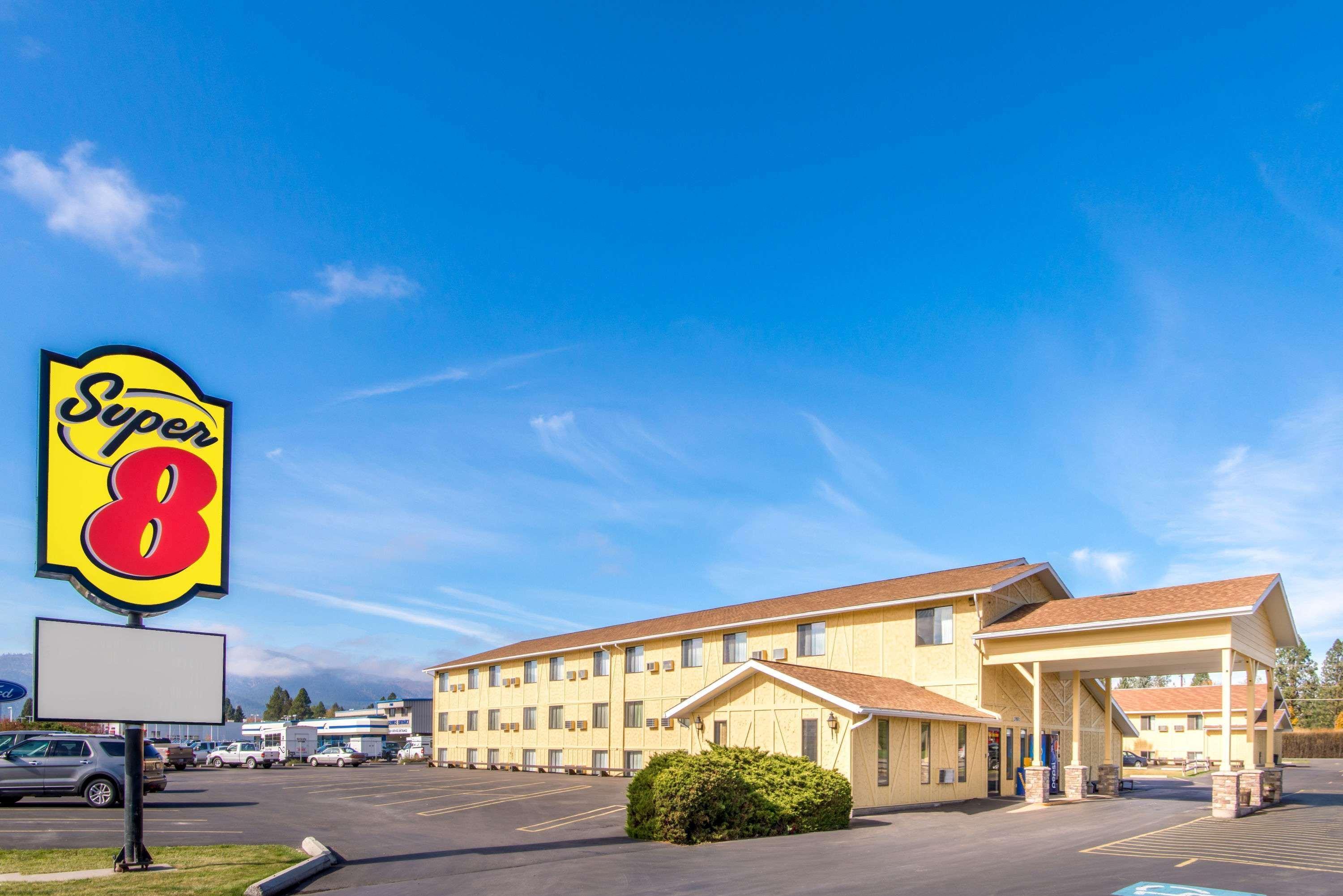 Hotel Super 8 By Wyndham Missoula/Brooks Street Exterior foto